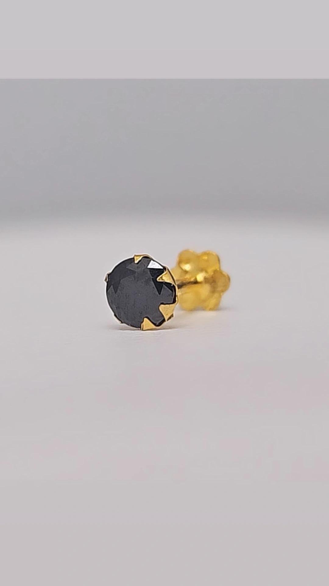 Classic Black Stone Gold Nose Stud – 9K Gold - Image 4