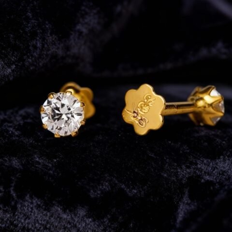 9K Gold Crystal Solitaire Screw Back Ear Studs
