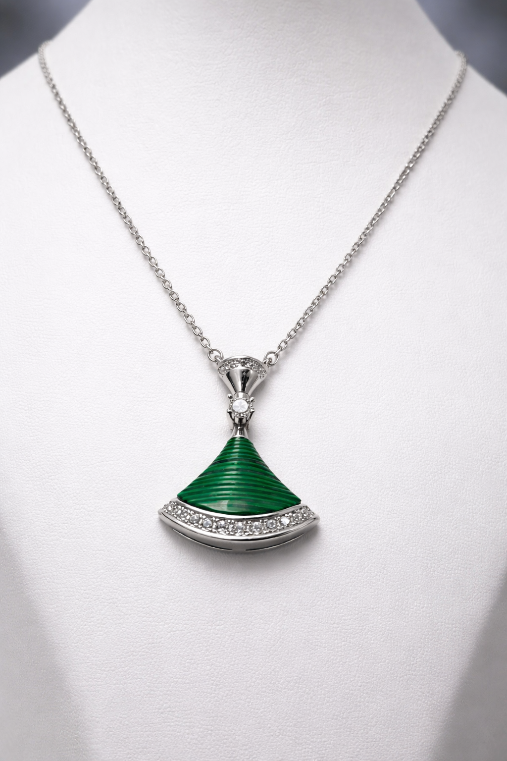 925 Sterling Silver cz Green Stone Pendant Necklace